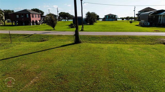 1013 Canal E, Port Bolivar, TX 77650