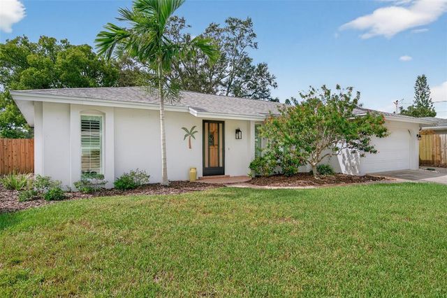 450 SIERRA CIRCLE E, Largo, FL 33770