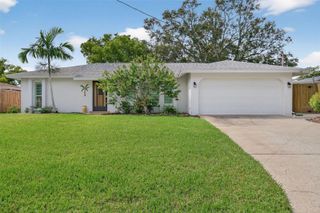 450 SIERRA CIRCLE E, Largo, FL 33770