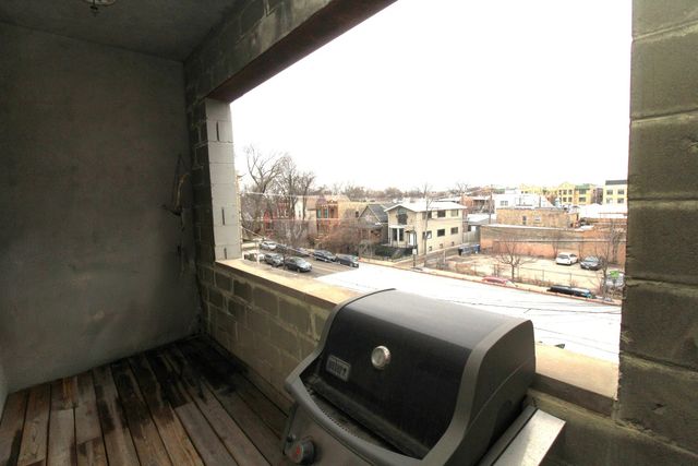 3231 W Fullerton Avenue 3W, Chicago, IL 60647