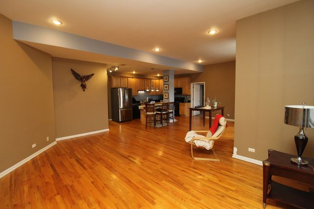 3231 W Fullerton Avenue 3W, Chicago, IL 60647