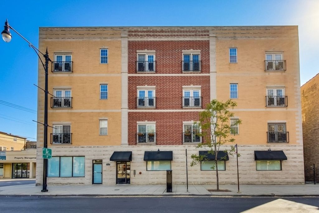 3231 W Fullerton Avenue 3W, Chicago, IL 60647