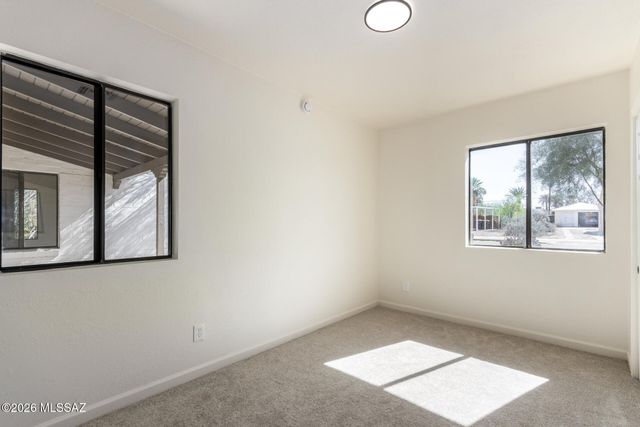 3989 E Desmond Lane, Tucson, AZ 85712