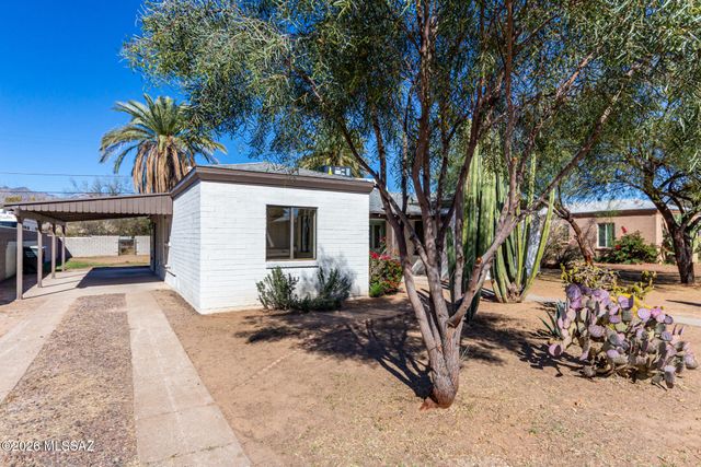 3989 E Desmond Lane, Tucson, AZ 85712