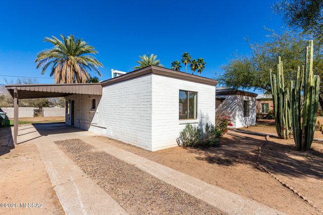 3989 E Desmond Lane, Tucson, AZ 85712