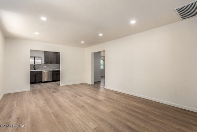 3989 E Desmond Lane, Tucson, AZ 85712