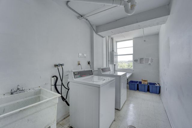 1160 N Federal Highway 215, Fort Lauderdale, FL 33304