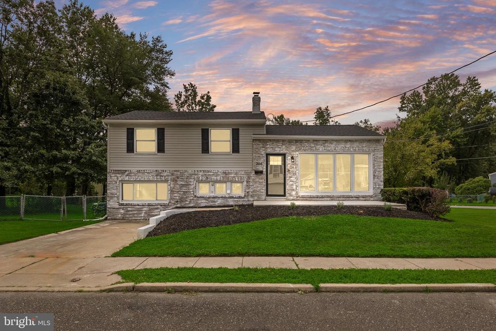 305 FAIRVIEW AVE, SOMERDALE, NJ 08083 — exterior