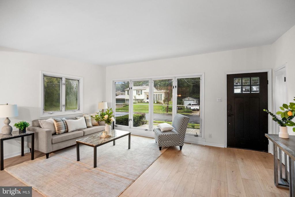 305 FAIRVIEW AVE, SOMERDALE, NJ 08083 — photo 5