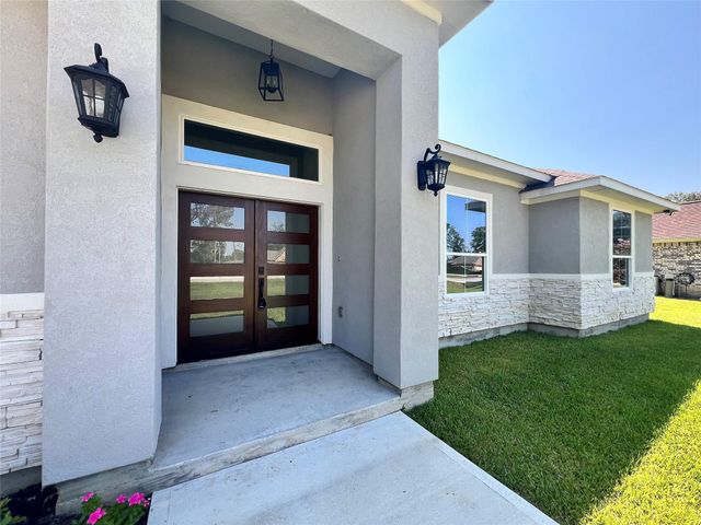 461 Spanish Drive, Dayton, TX 77535