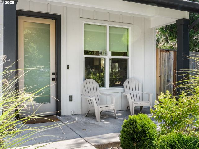 8367 N SWENSON St 1, Portland, OR 97203