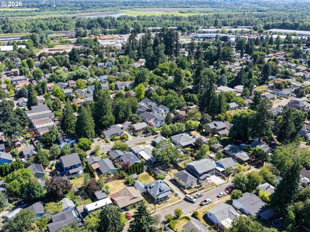 8367 N SWENSON St 1, Portland, OR 97203