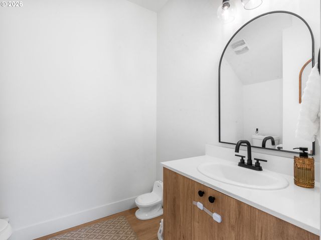 8367 N SWENSON St 1, Portland, OR 97203