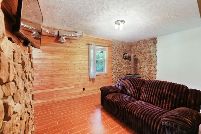 471 Northup Rd, Portland, TN 37148