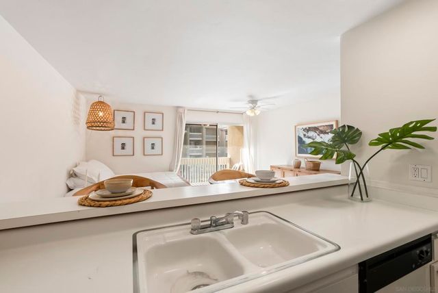 1885 Diamond St 2-222, San Diego, CA 92109