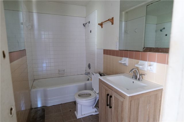 1315 W Goodnight Ave, Aransas Pass, TX 78336