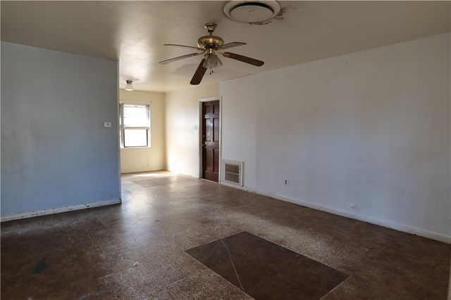 1315 W Goodnight Ave, Aransas Pass, TX 78336