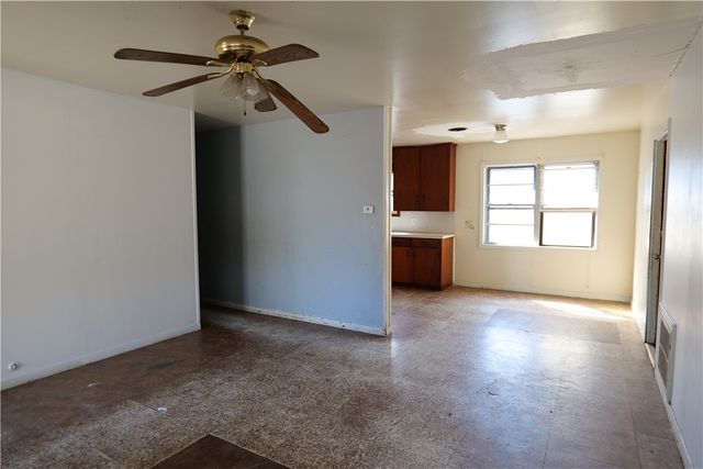 1315 W Goodnight Ave, Aransas Pass, TX 78336