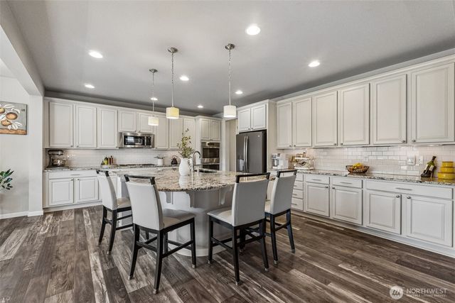 13931 E 63rd Avenue E, Puyallup, WA 98373