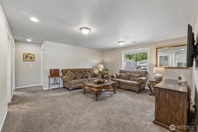 13931 E 63rd Avenue E, Puyallup, WA 98373
