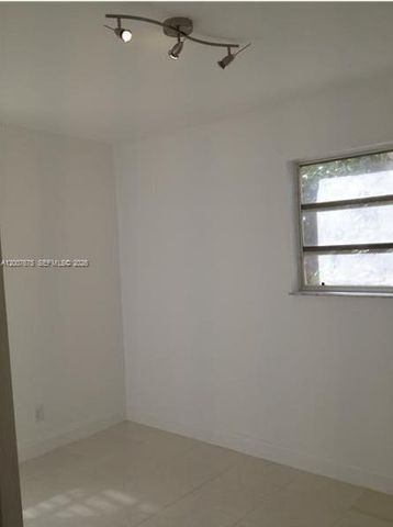 305 NE 2nd Ave na, Dania Beach, FL 33004