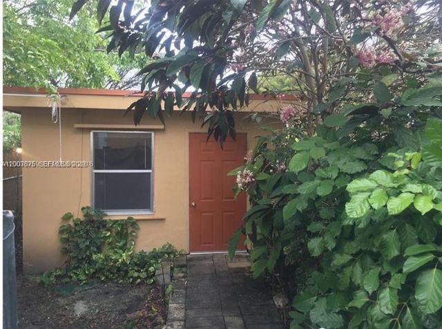 305 NE 2nd Ave na, Dania Beach, FL 33004