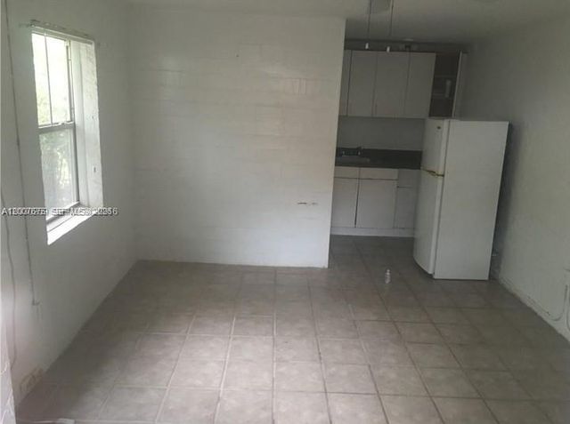 305 NE 2nd Ave na, Dania Beach, FL 33004