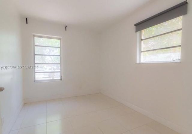 305 NE 2nd Ave na, Dania Beach, FL 33004