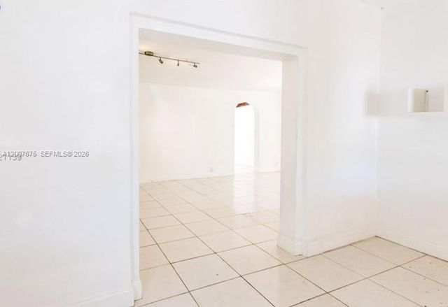 305 NE 2nd Ave na, Dania Beach, FL 33004