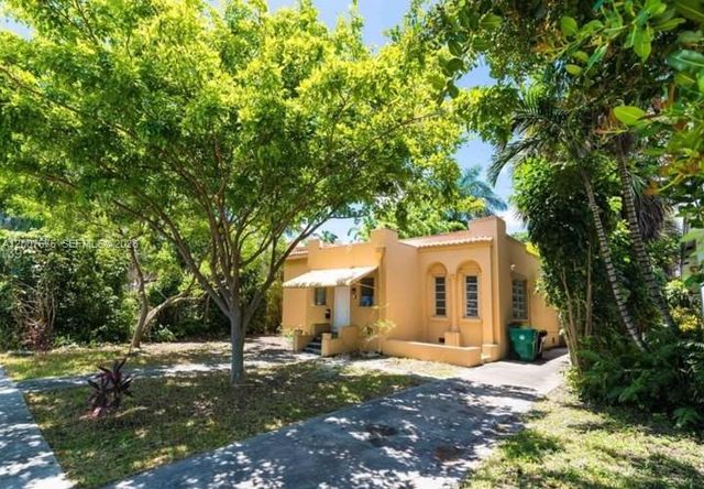 305 NE 2nd Ave na, Dania Beach, FL 33004