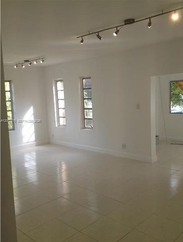 305 NE 2nd Ave na, Dania Beach, FL 33004