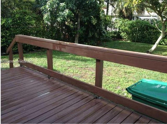 305 NE 2nd Ave na, Dania Beach, FL 33004
