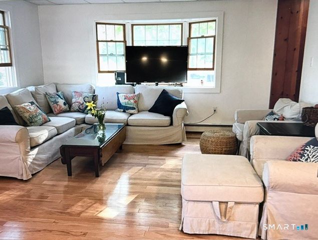 33 Maple Street, Stonington, CT 06378