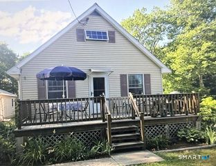 33 Maple Street, Stonington, CT 06378