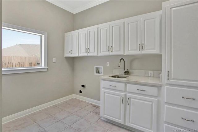 1304 Charlestown Lane, Lake Charles, LA 70605