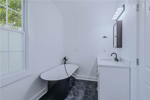 673 Pearce SW Street, Atlanta, GA 30310