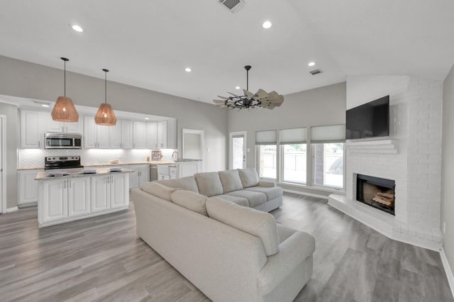 12858 Pelican Island Drive, Willis, TX 77318