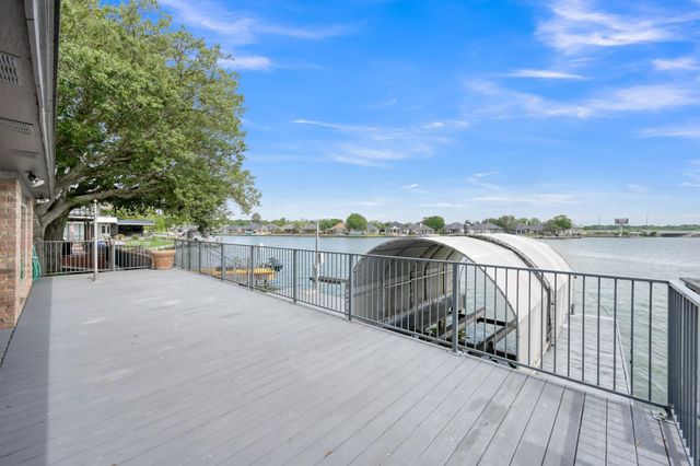 12858 Pelican Island Drive, Willis, TX 77318