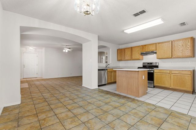 6139 Bisbee Place NW, Albuquerque, NM 87114