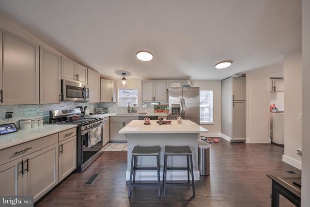 1215 BLUE MOUNTAIN CIR, Saylorsburg, PA 18353