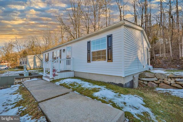 1215 BLUE MOUNTAIN CIR, Saylorsburg, PA 18353