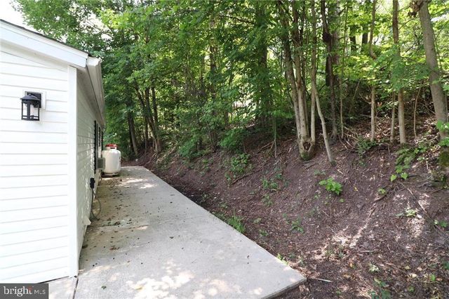 1215 BLUE MOUNTAIN CIR, Saylorsburg, PA 18353