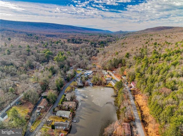 1215 BLUE MOUNTAIN CIR, Saylorsburg, PA 18353