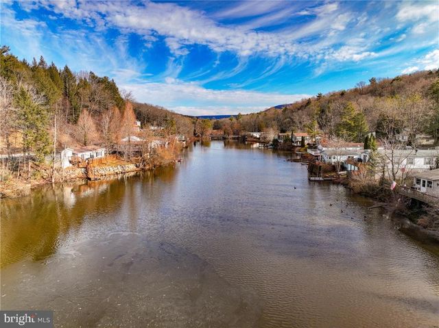 1215 BLUE MOUNTAIN CIR, Saylorsburg, PA 18353