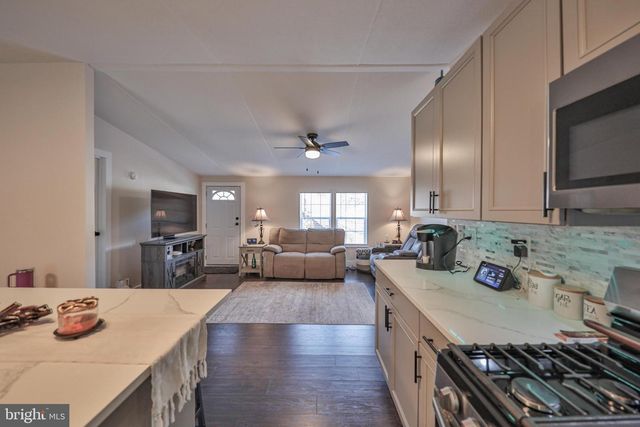 1215 BLUE MOUNTAIN CIR, Saylorsburg, PA 18353