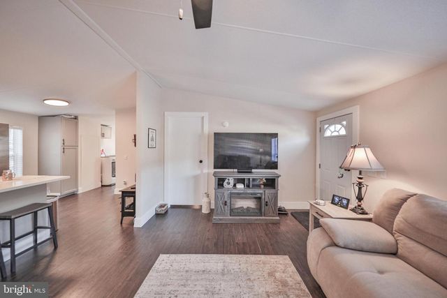 1215 BLUE MOUNTAIN CIR, Saylorsburg, PA 18353