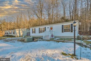 1215 BLUE MOUNTAIN CIR, Saylorsburg, PA 18353