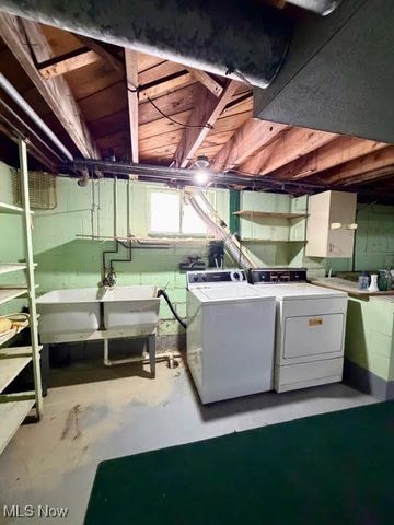 7931 Service Street, Masury, OH 44438