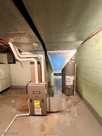 7931 Service Street, Masury, OH 44438