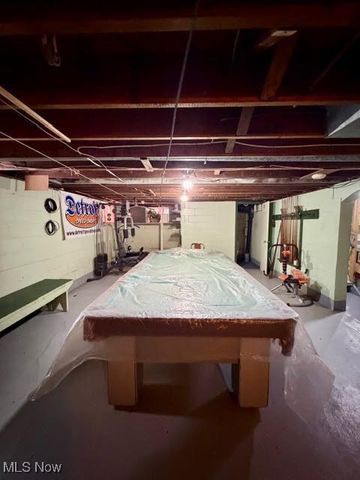 7931 Service Street, Masury, OH 44438